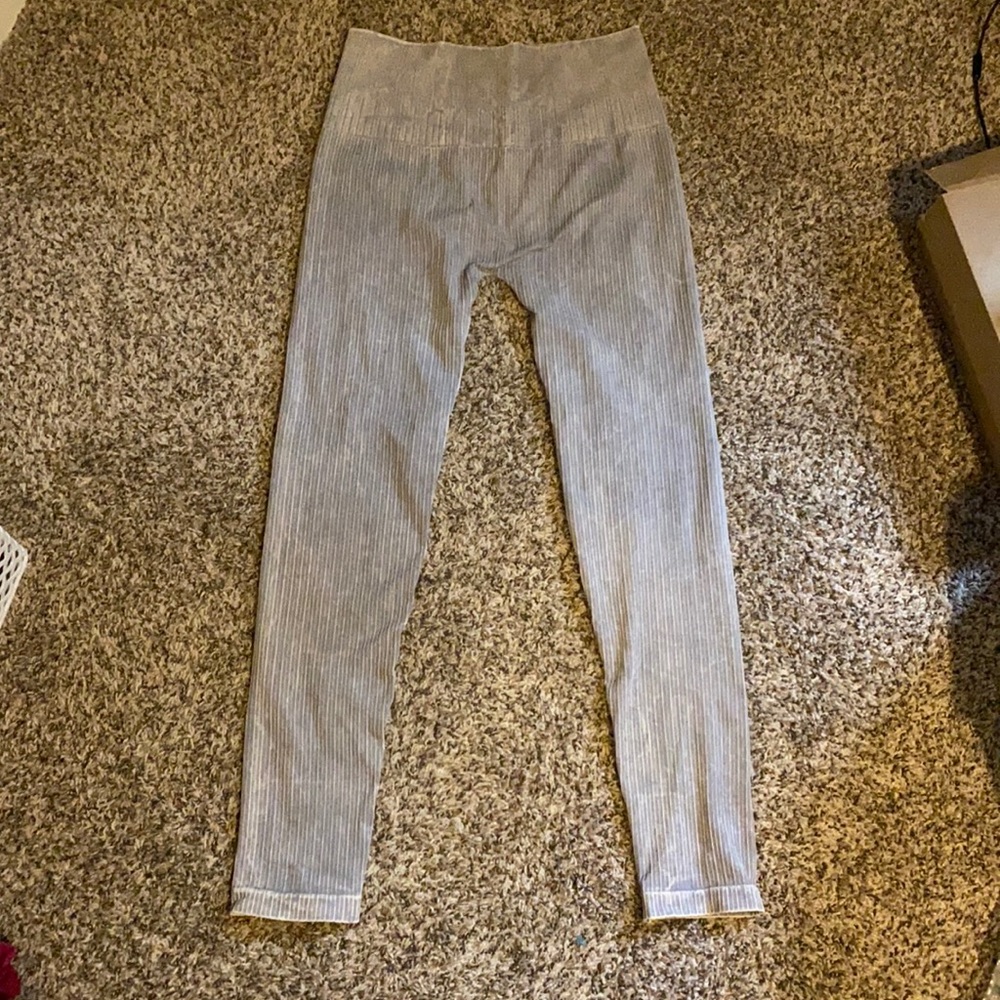 Lele Active Dunes booty pop leggings  size M/L